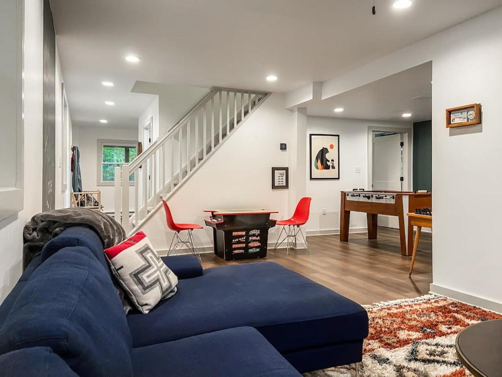 Heidi's Chalet - Modern Hot Tub Lake Access - Image 8