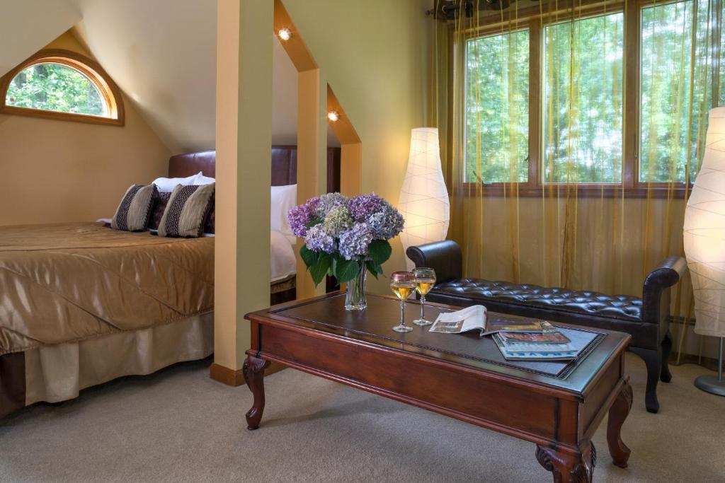 Cherry Valley Manor - Image 7