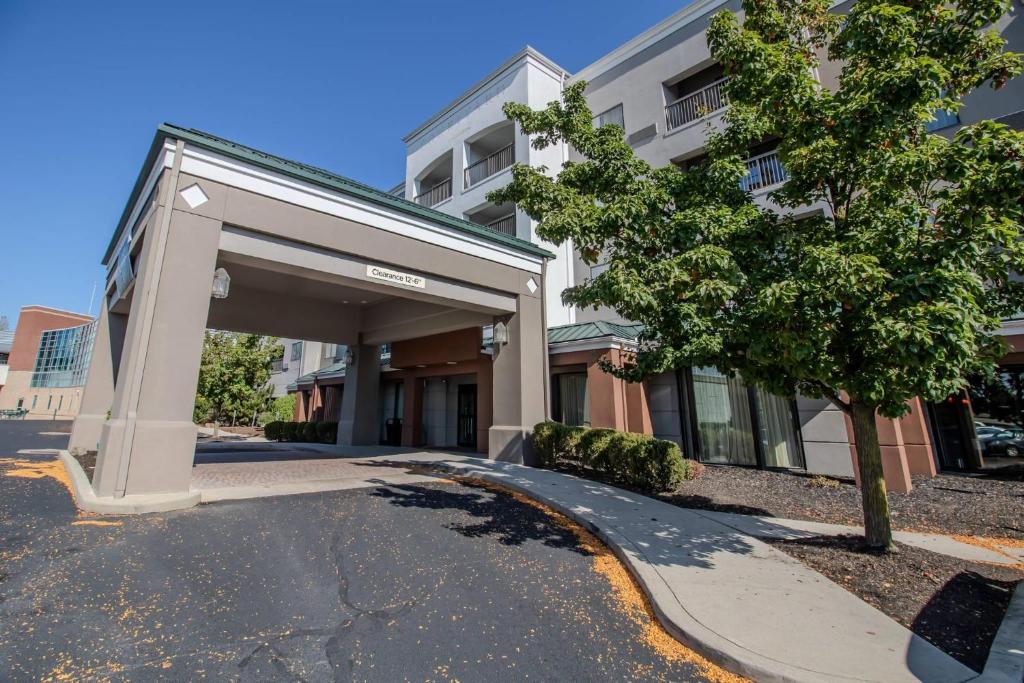 Country Inn & Suites by Radisson, Convention Center - Image 8