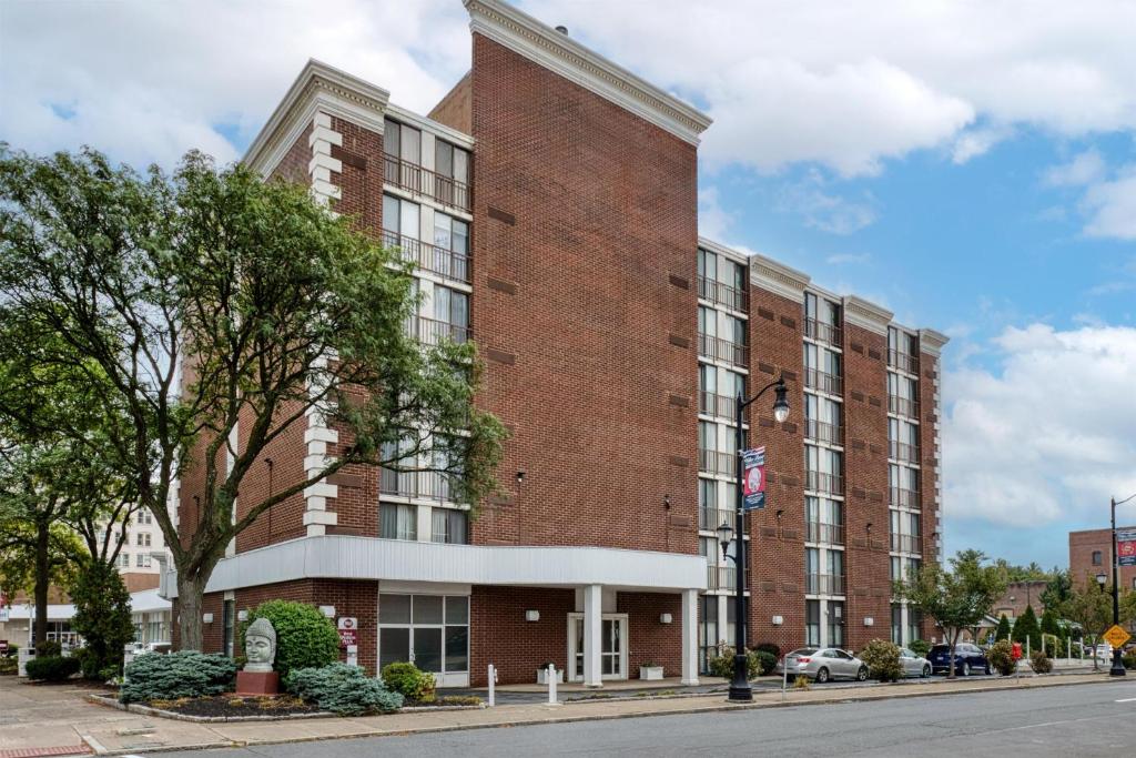 Best Western Plus Wilkes Barre Center City - Image 7