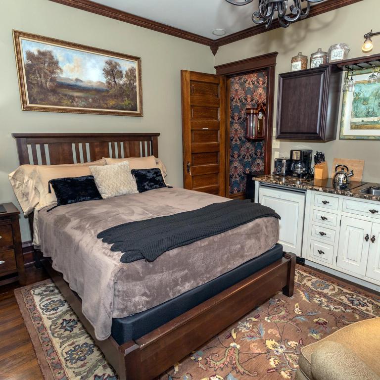 South Broadway Manor B&B - Near Fallingwater, Ohiopyle State Park, Hiking & Biking trails GAP - Image 4