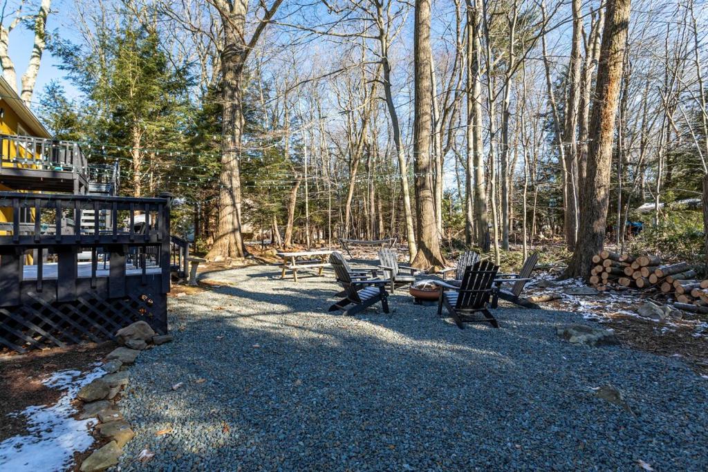 Poconos Pines Retreat getaway near top attractions - Image 5