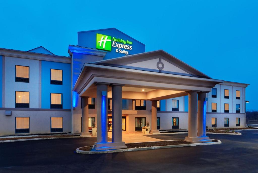 Holiday Inn Express & Suites Northeast by IHG