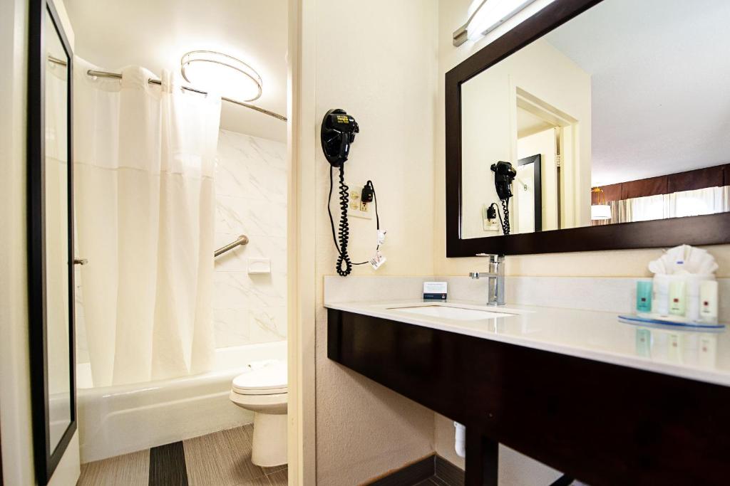 New Hope Inn & Suites