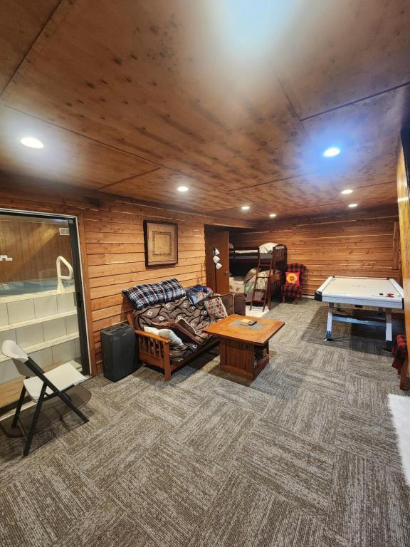 Hot Tub (Jacuzzi) - Photo 3