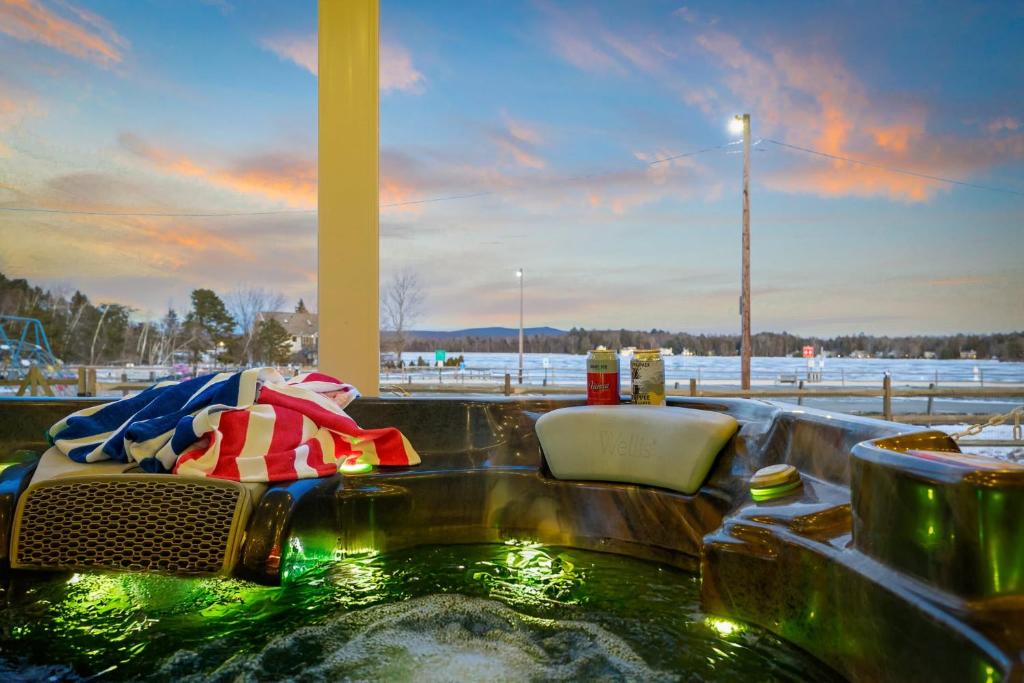 Hot Tub (Jacuzzi) - Photo 5