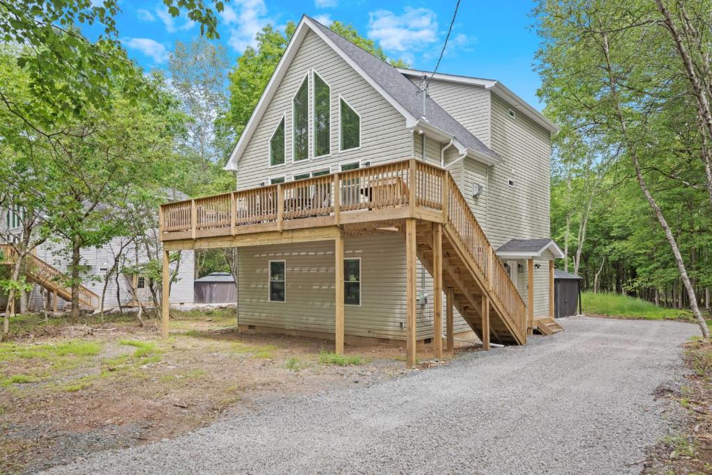 Twin Chalet - 6 BDs Hot Tub Game Area and more - Image 5