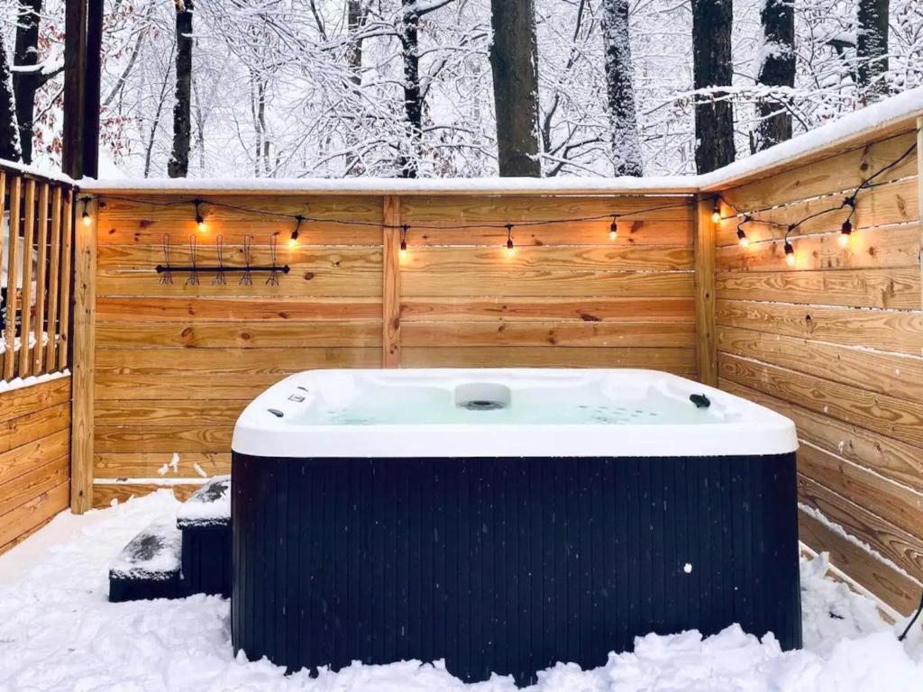 Hot Tub (Jacuzzi) - Photo 7