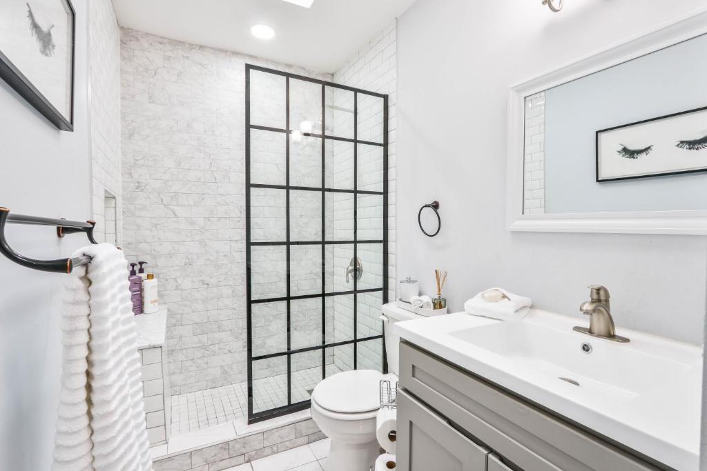 Beautiful Mount Pocono Chalet with Hot Tub!! - Image 7