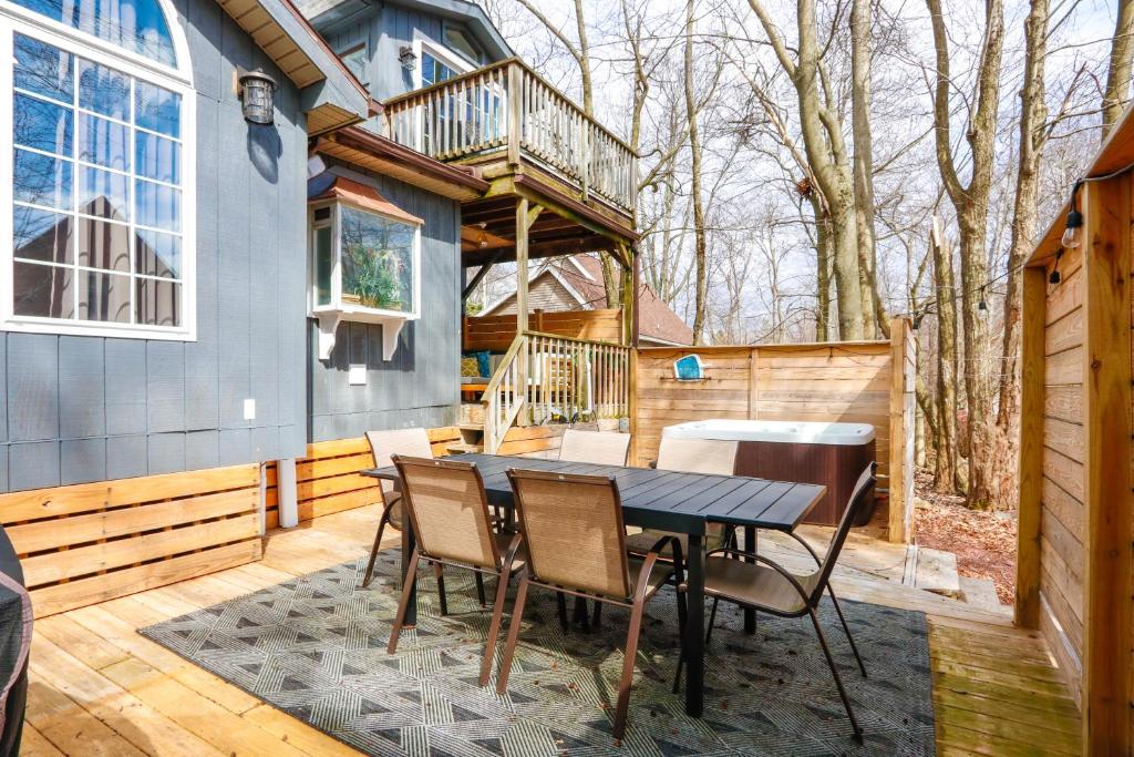 Hot Tub (Jacuzzi) - Photo 3