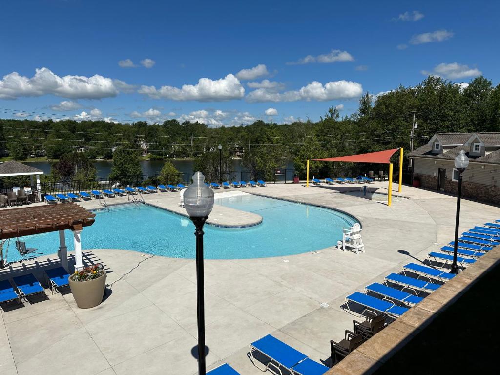 Majestic Lake Front Chalet