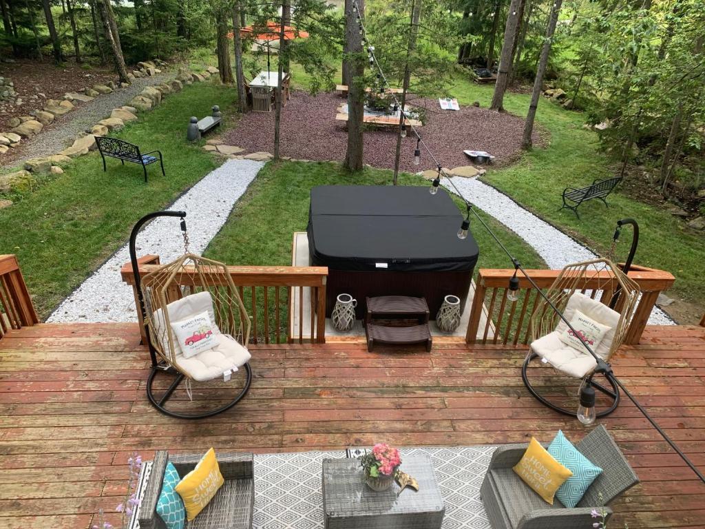 Hot Tub (Jacuzzi) - Photo 3