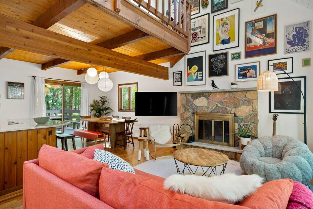 The Green Forest Retreat - Kayak, Hot Tub, Sauna