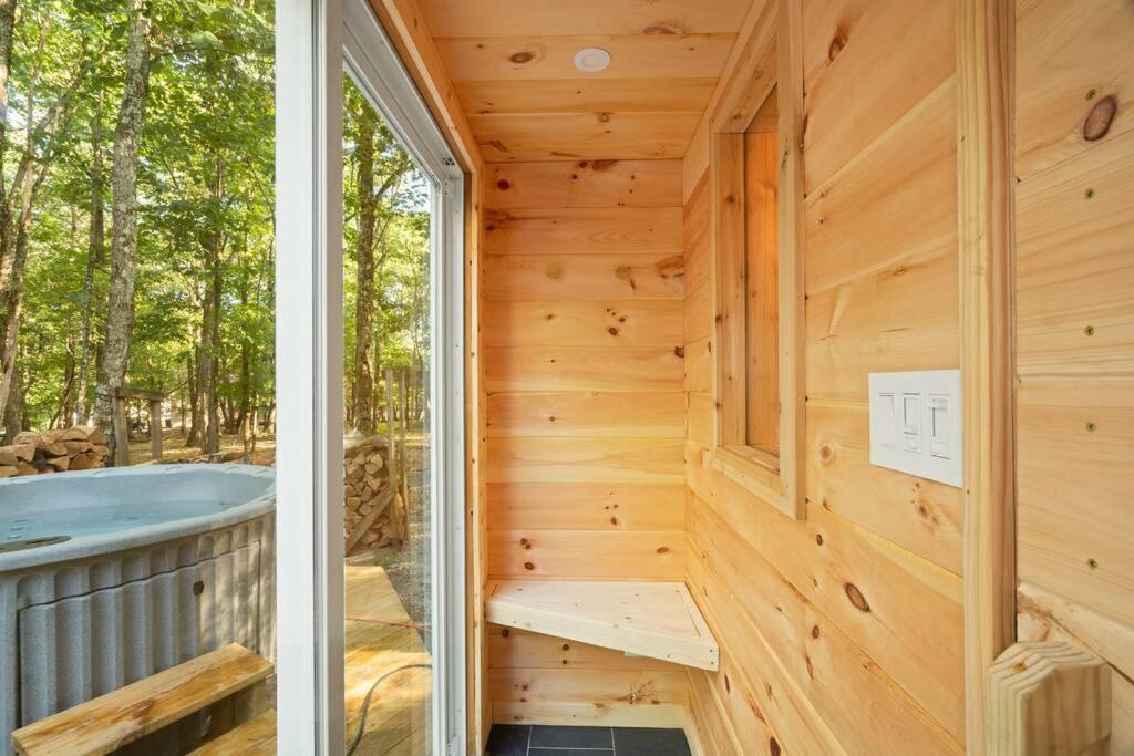 Hot Tub (Jacuzzi) - Photo 4