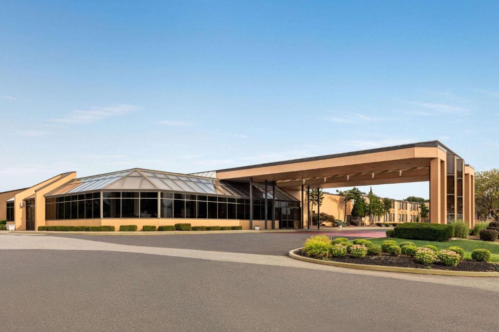 Days Hotel by Wyndham Allentown Airport / Lehigh Valley - Image 8