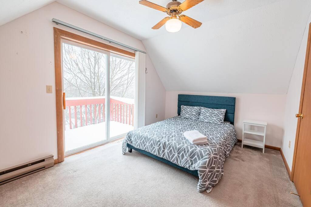 PoconoChalet-Hot Tub-Grill-Firepit-Games - Image 7