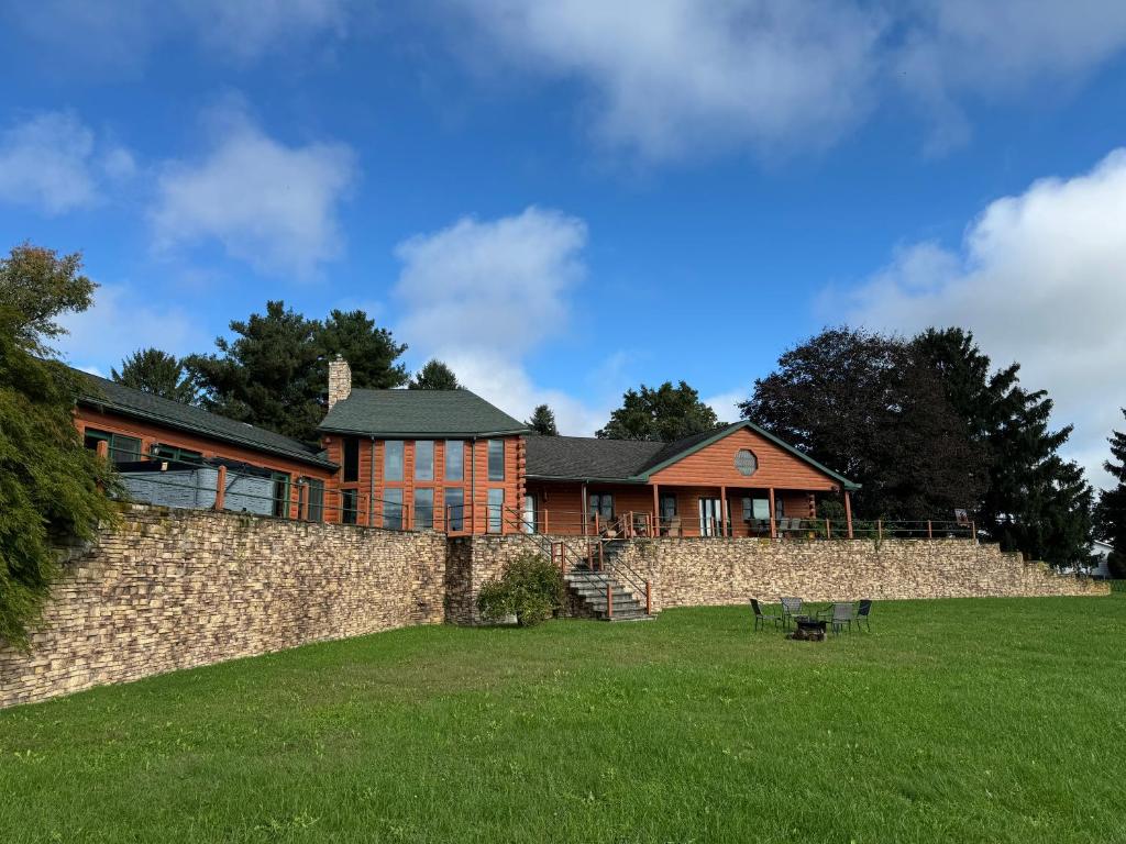 Rough Cut Lodge - Image 4