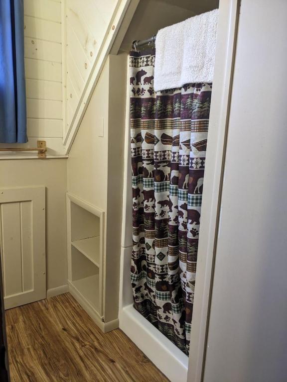 Rough Cut Lodge - Image 8