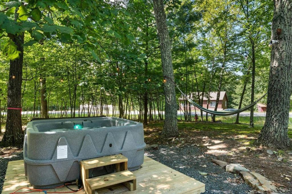 Hot Tub (Jacuzzi) - Photo 3