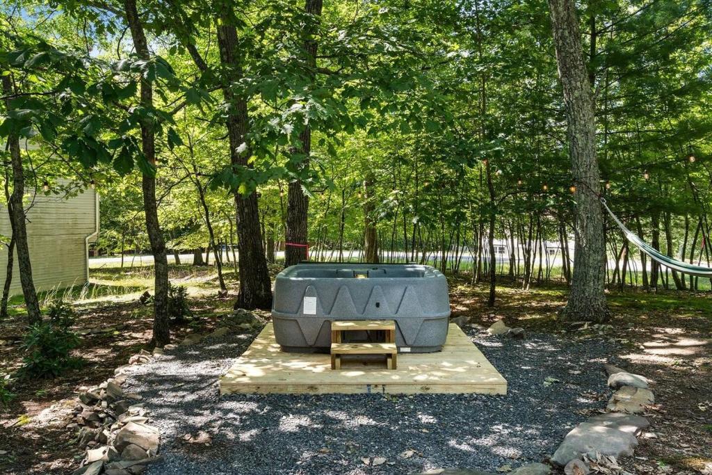 Hot Tub (Jacuzzi) - Photo 5