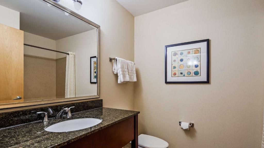 Best Western Plus Philadelphia Airport South - at Widener University - Image 8