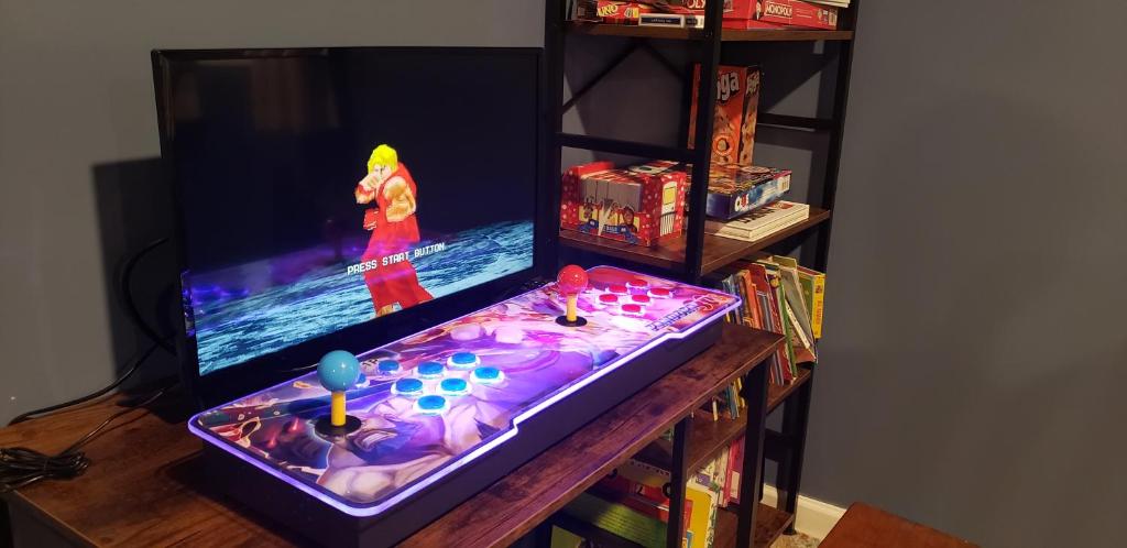 Family retreat, 15 min to Camelback Ski, Hot tub, Game Room - Image 5