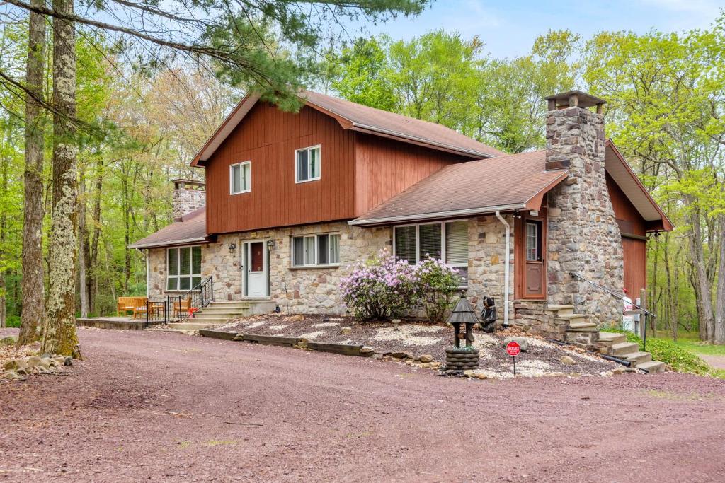 Pocono Retreat Hot Tub MovieRoom GameRoom etc