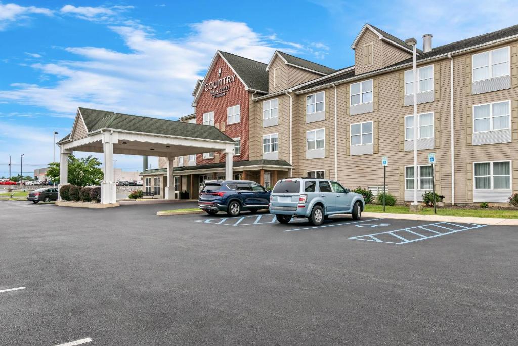 Country Inn & Suites by Radisson, Chambersburg, PA - Image 7