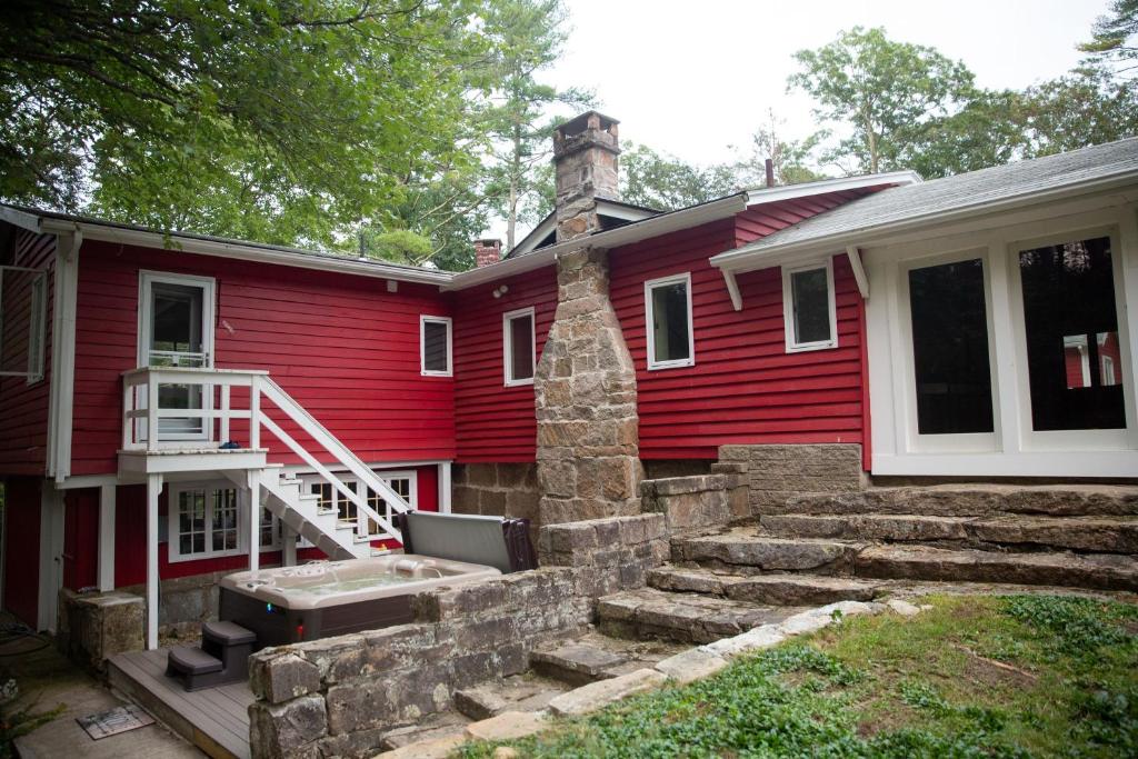 Hot Tub (Jacuzzi) - Photo 2