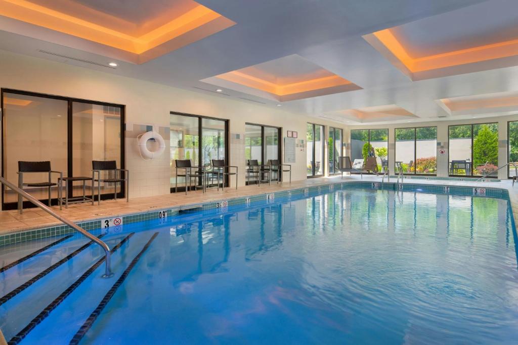 Courtyard by Marriott Providence Lincoln - Image 4