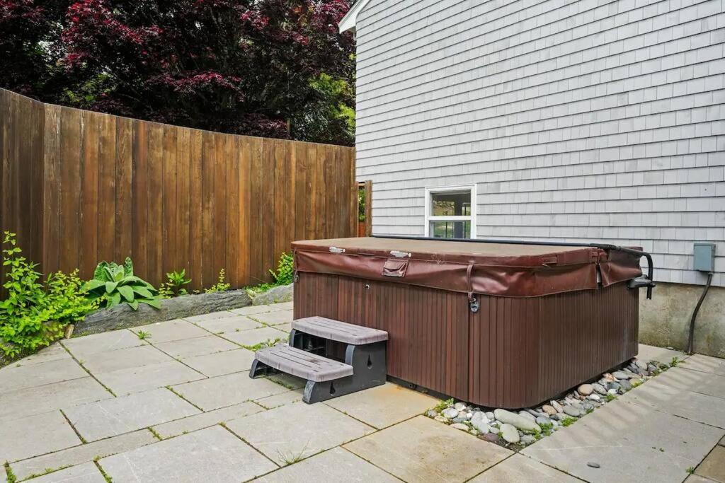 Little Creek Retreat - RIBryan Property