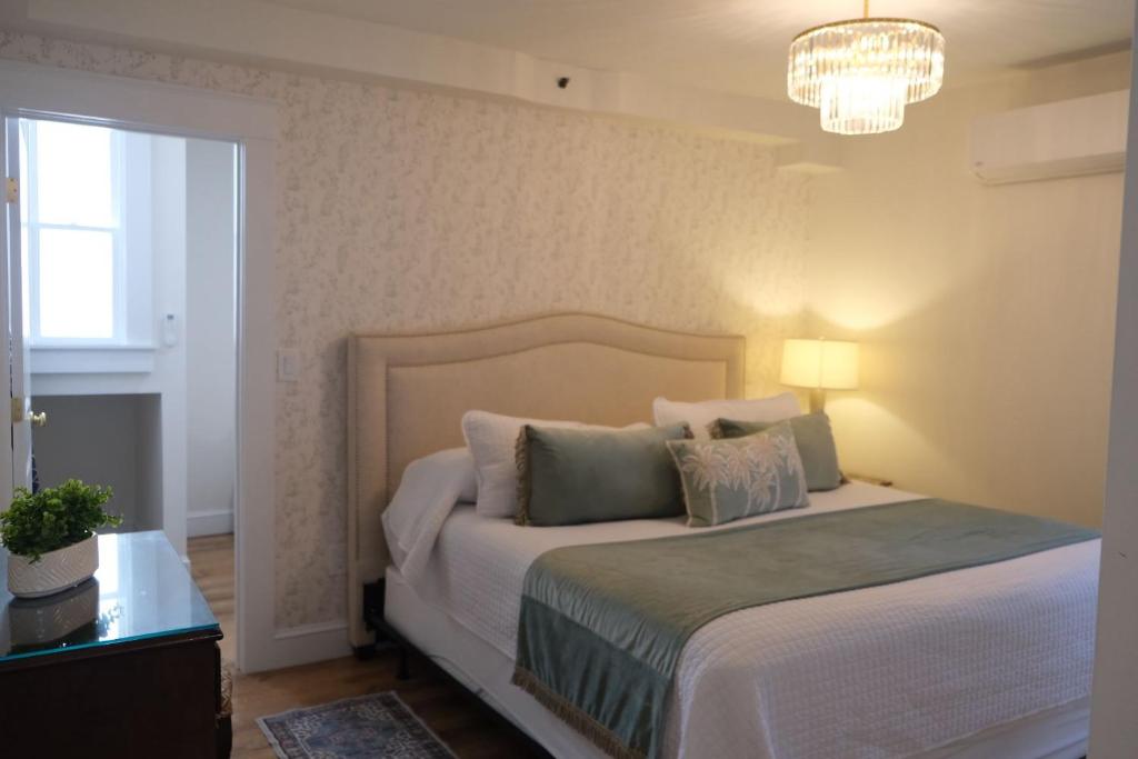 America's Cup Inn Newport - Image 8