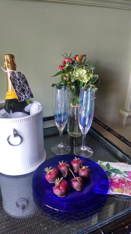 Hilltop Inn - Image 6