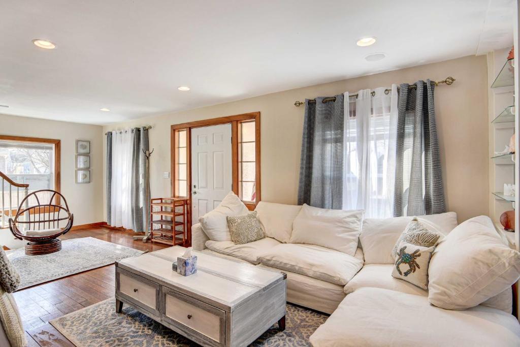 Beautiful Portsmouth Cottage By the Sea with Jacuzzi - Image 7