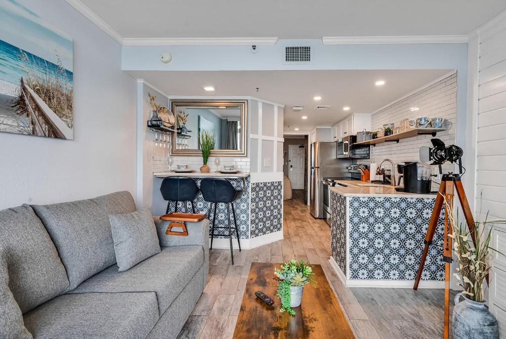 Oceanfront Heated Indoor Pool Hot Tub King Bed - Image 5