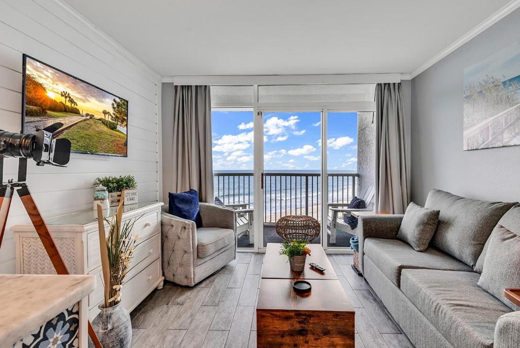 Oceanfront Heated Indoor Pool Hot Tub King Bed