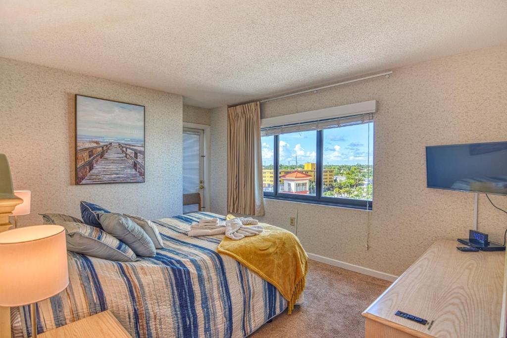 Ocean Front, Private Balconies - Image 8