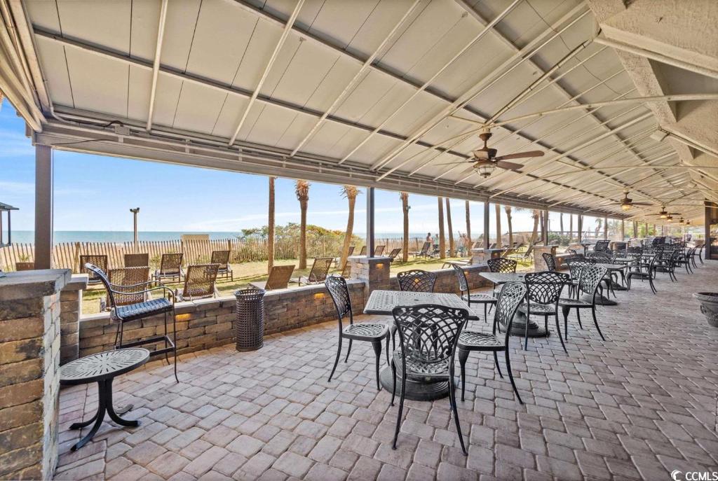 Newly Renovated Privately owned OF condo on 6th floor Ocean Reef w-heated pools, lazy river, hot tubs & restaurants - Image 5