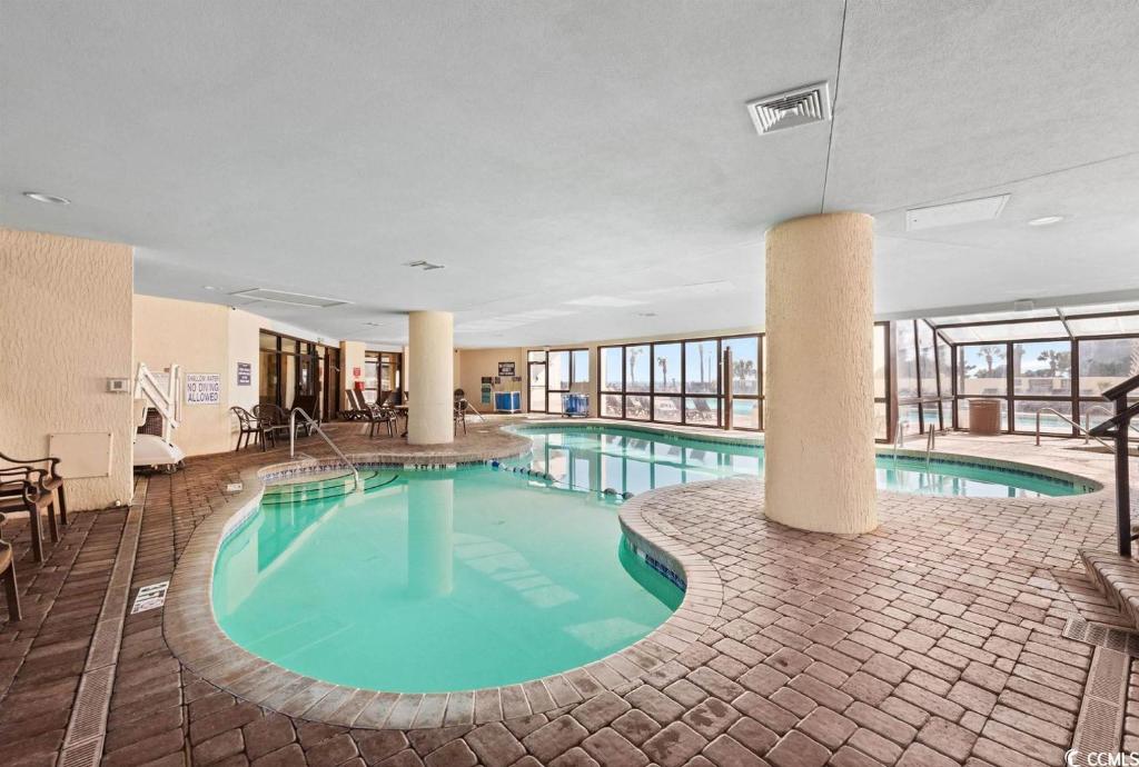 Hot Tub (Jacuzzi) - Photo 3