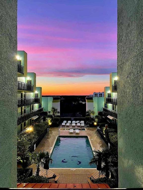 Heated Pools, Heated lazy river, 3 hot tubs-Privately owned Oceanfront renovated condo on 12th floor