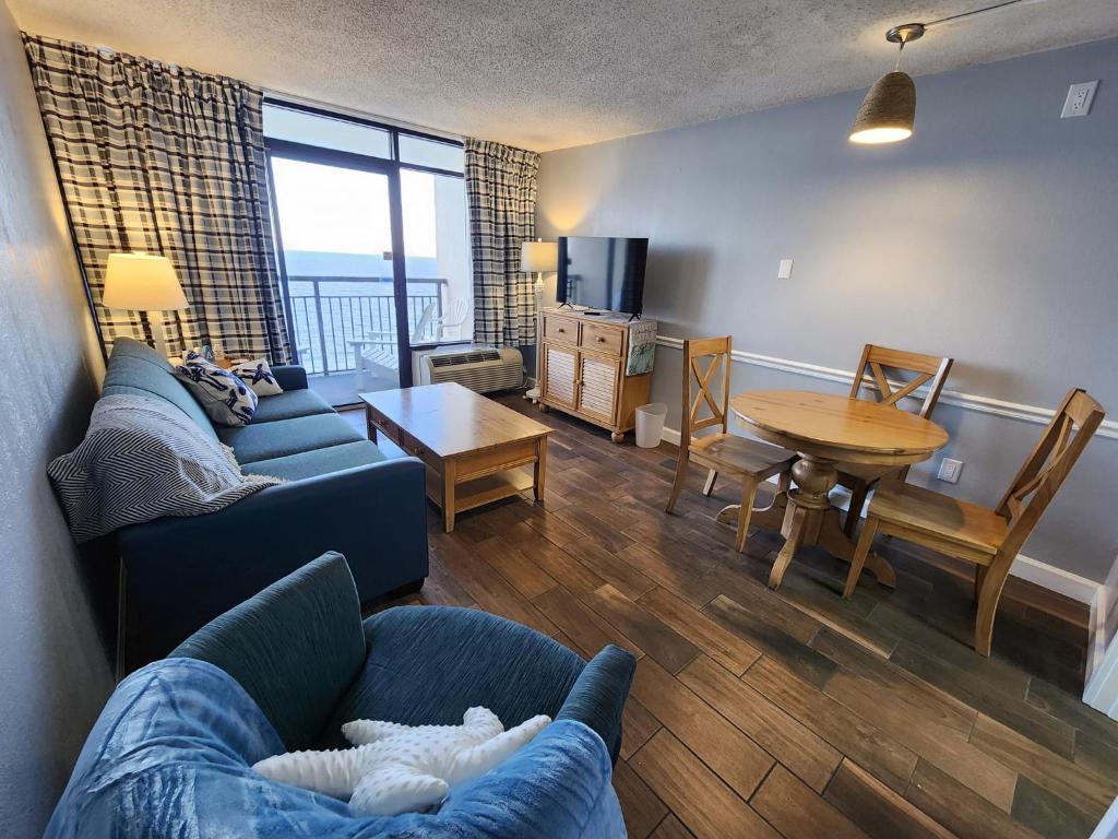 Heated Pools, Heated lazy river, 3 hot tubs-Privately owned Oceanfront renovated condo on 12th floor - Image 6