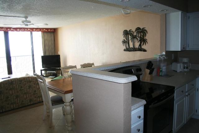 Club Regency at Regency Towers - Image 7