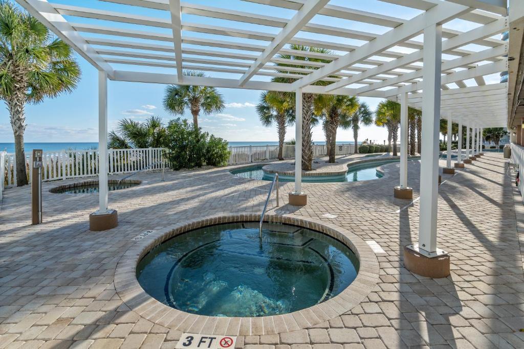 Hot Tub (Jacuzzi) - Photo 4