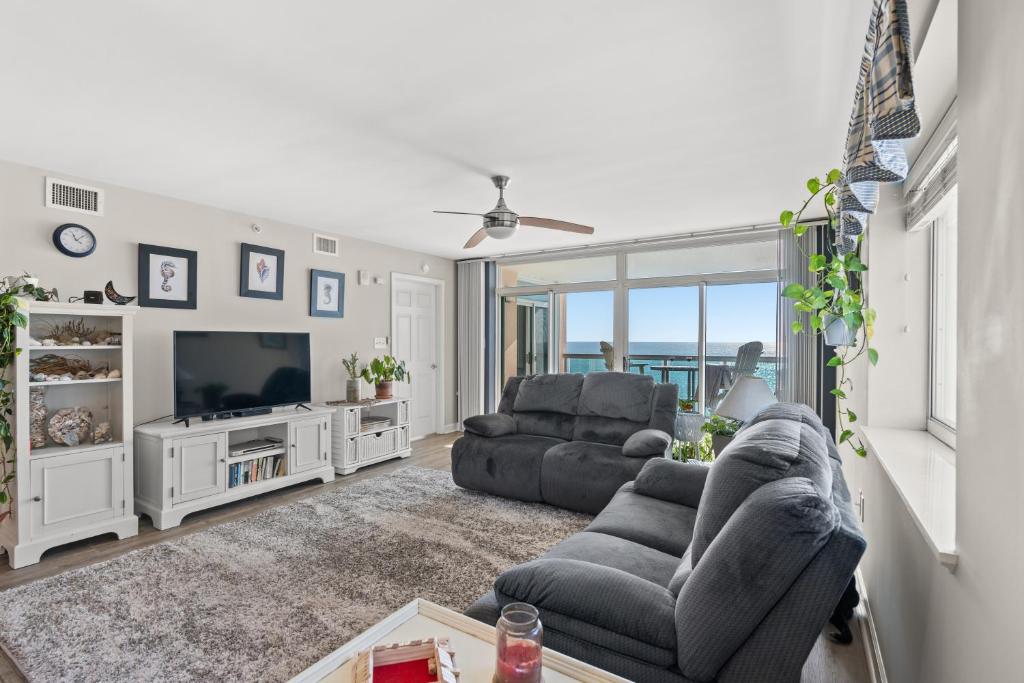 Crescent Beauty - Image 6