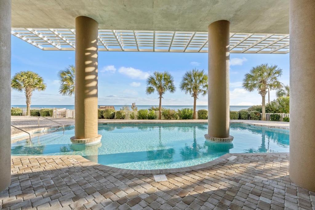 Crescent Beauty - Image 4