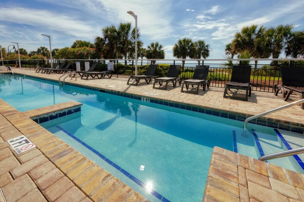 Glass Bottom - Image 4