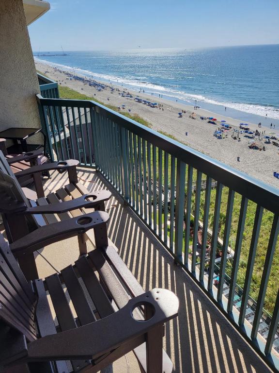 Ashworh 1001 Four Bedroom Condo Oceanfront "PIcture Perfect"
