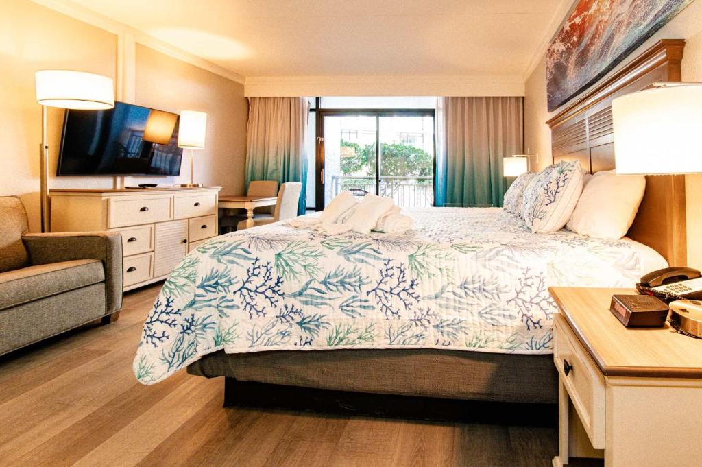 Tropical Suite at Oceanfront Resort w Lazy River - Image 6