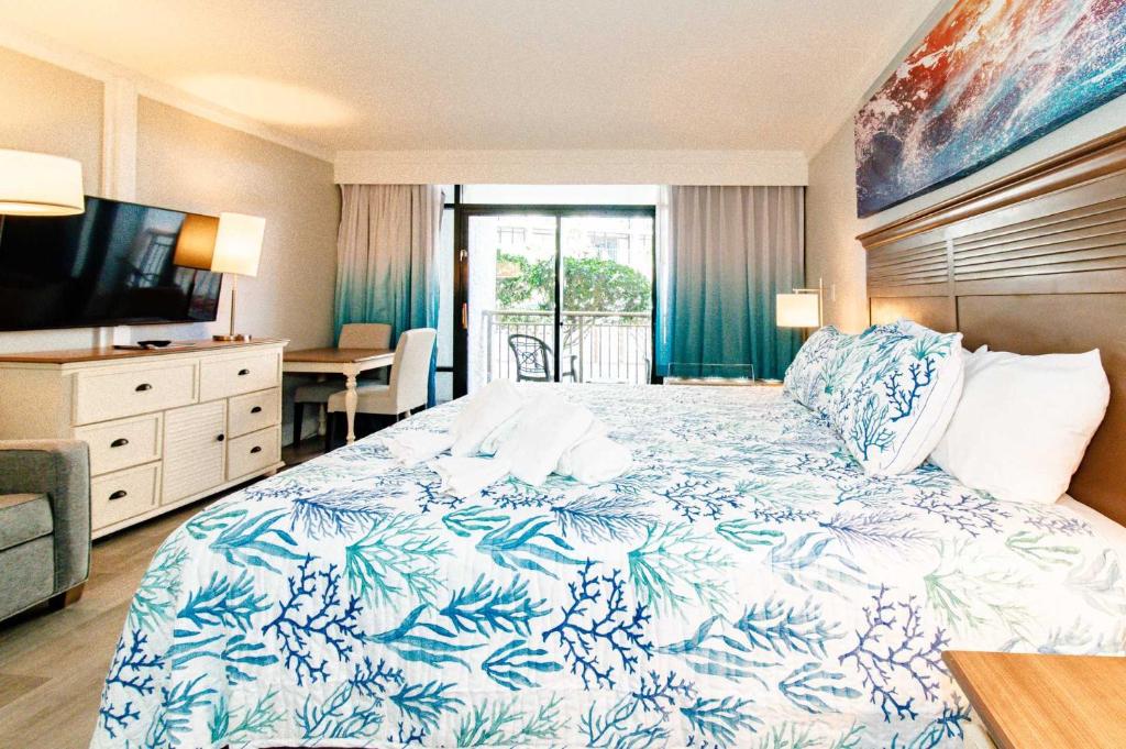 Tropical Suite at Oceanfront Resort w Lazy River - Image 7