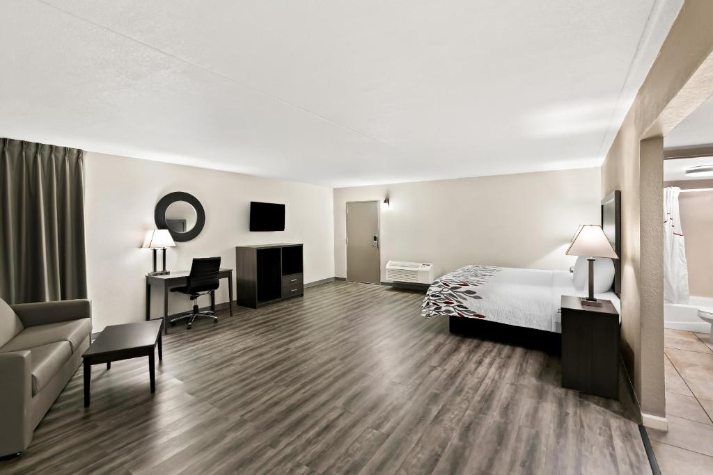 Red Roof Inn & Suites Duncan